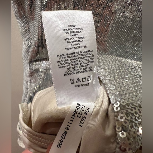 Express Body Contour Sequin Scoop Neck Bodysuit - Picture 7 of 7